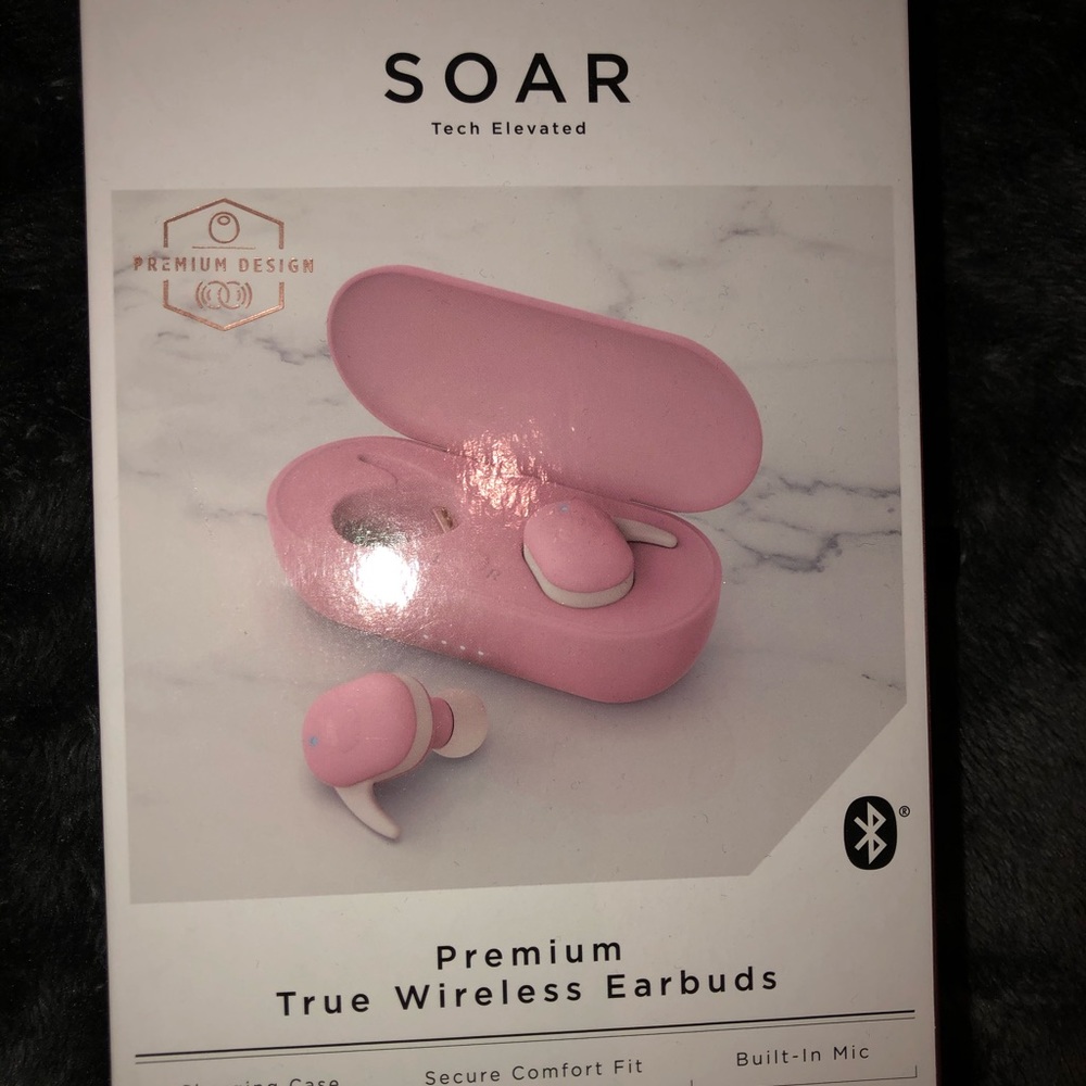 Wireless ear buds